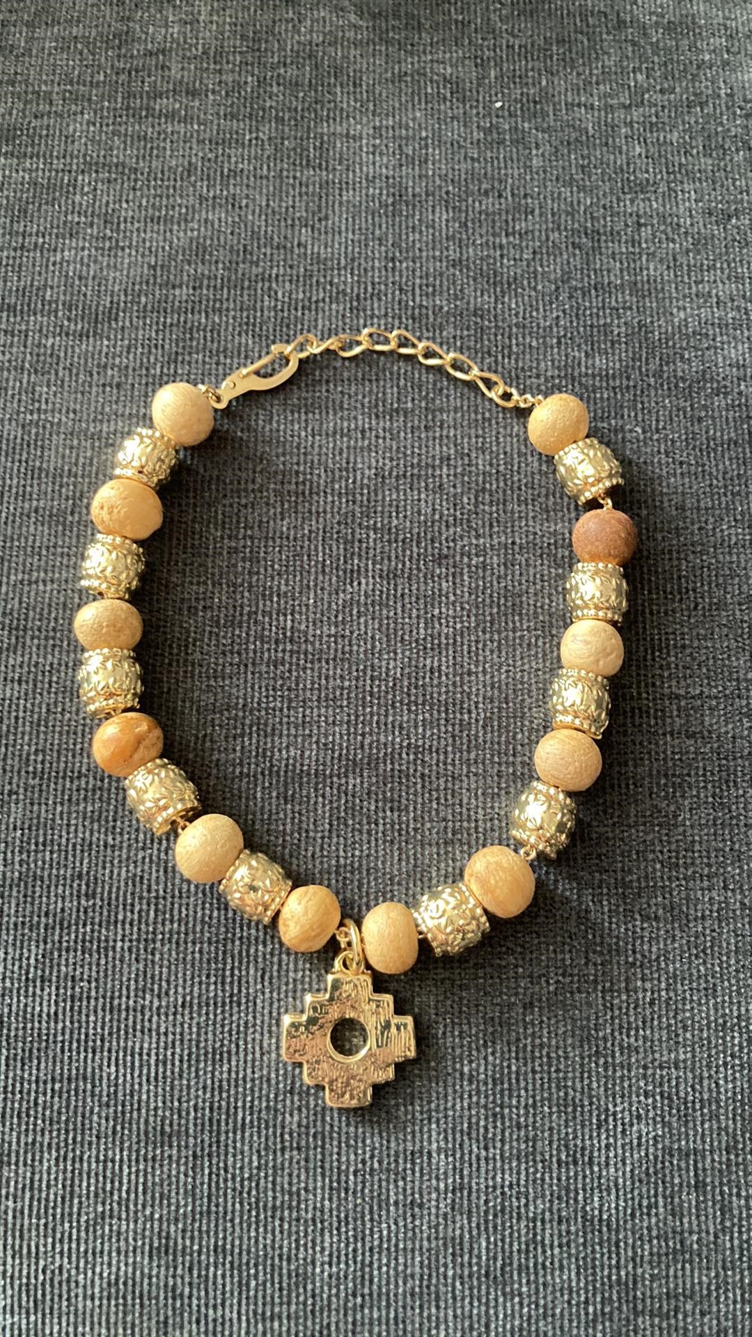 Palo santo karkötő, inka kereszttel